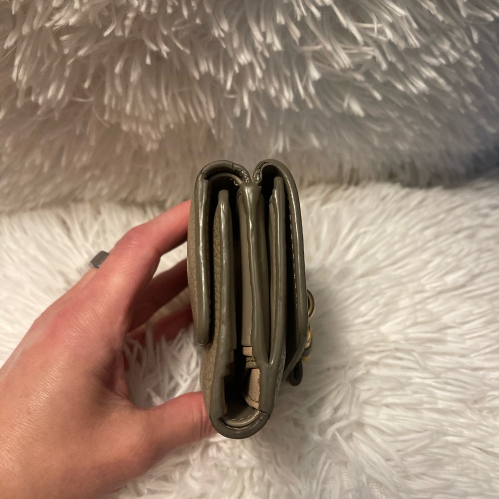 🔥Chloe🔥 Paddington 🔒 Taupe Pebble Leather Wallet - Picture 9 of 10